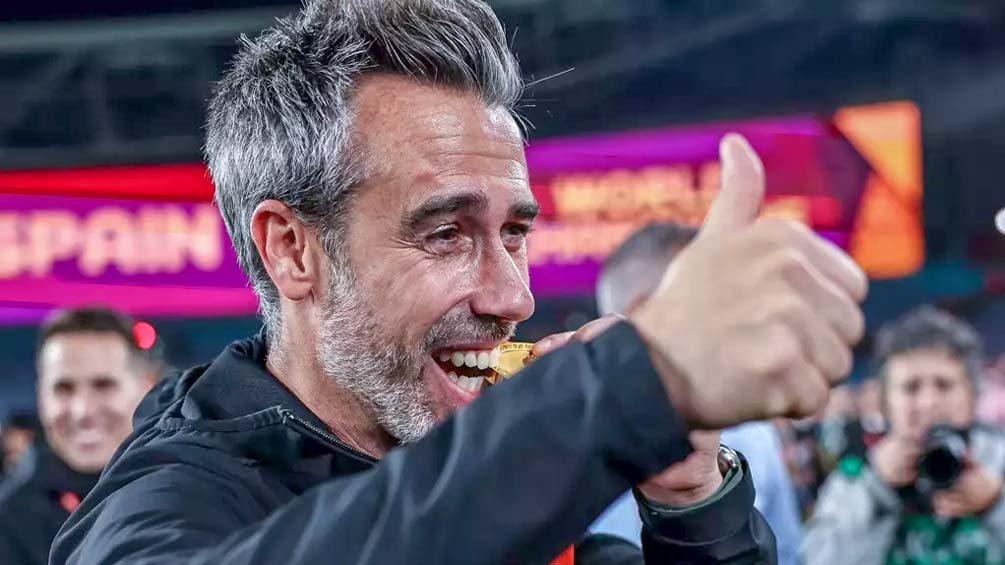 بسبب "قبلة" روبياليس.. النيابة العامة بإسبانية تطالب بسجن مدرب المنتخب المغربي