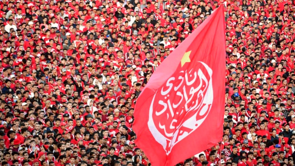بعد الرجاء.. الوداد يعلن تضامنه مع بعثة نهضة بركان بعد استفزازها من طرف السلطات الجزائرية