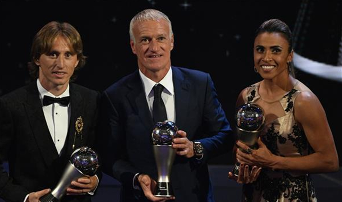 مردب فرنسا ديدييه ديشامب الأبطال الحقيقيون هم لاعبو المنتخب الفرنسي