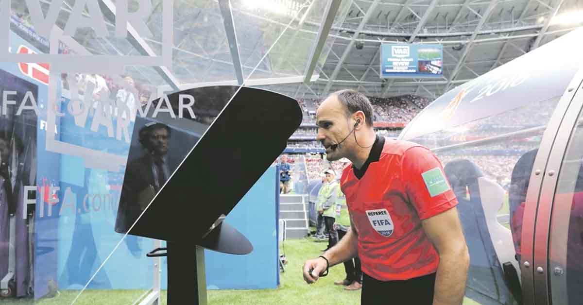 أندية الدوري الإنجليزي توافق على استخدام الـVAR في البريمير ليغ