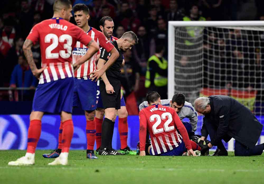أتلتيكو مدريد يتلقى ضربة موجعة قبيل المواجهة الحاسمة أمام برشلونة
