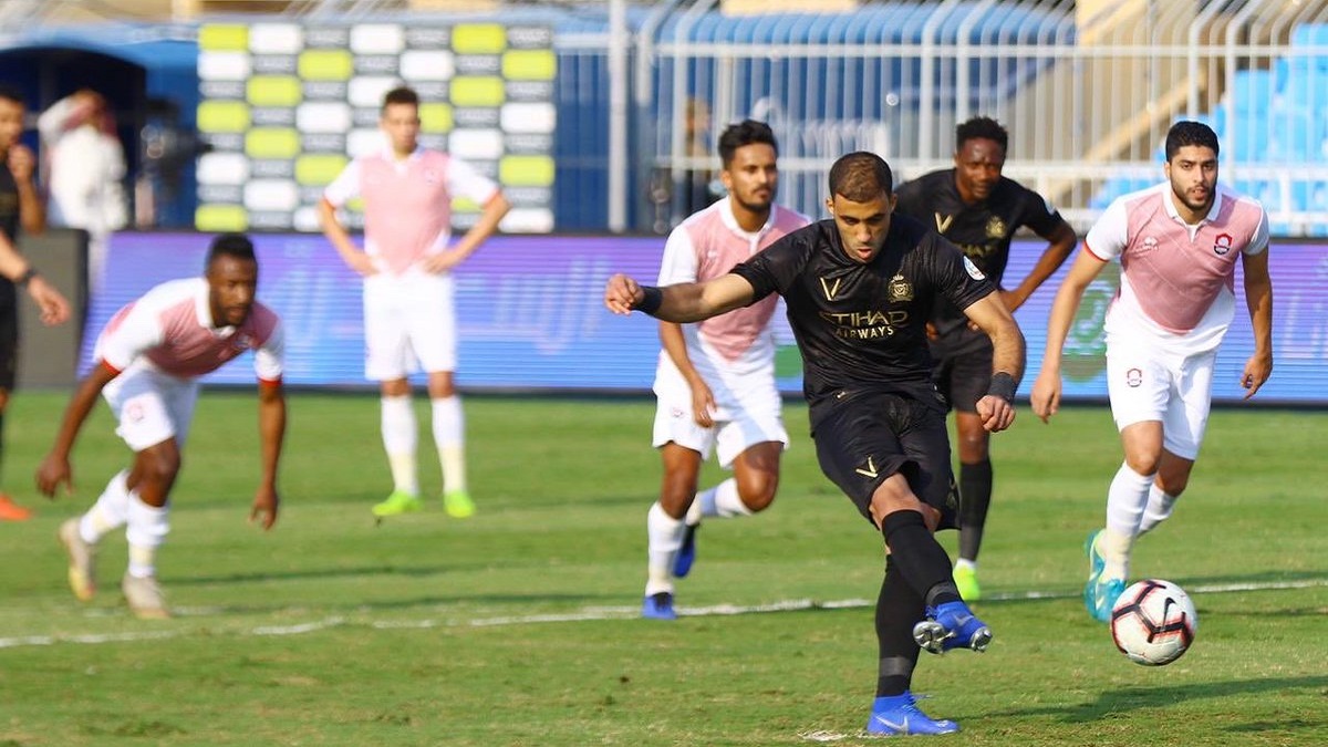 النصر يمطر شباك الرائد و يشدد الخناق على الهلال