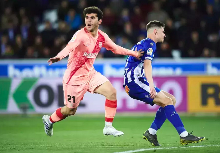 برشلونة يضيف ألافيس لقائمة ضحاياه و يقترب من حسم الليغا