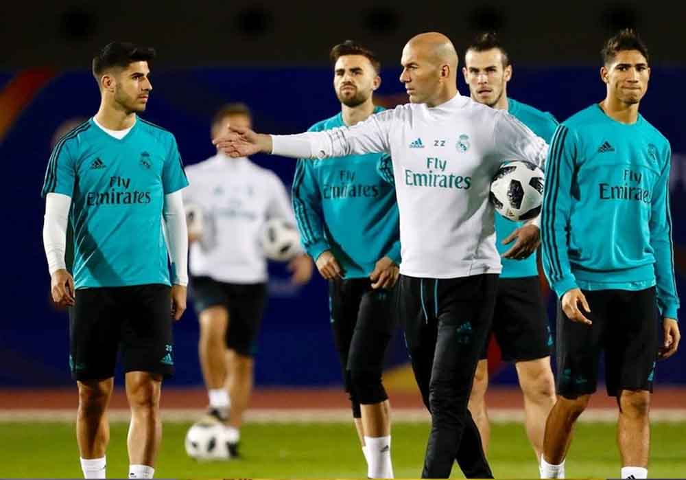 بيريز يضغط على برشلونة وثلاثي مدريد على أعتاب البي اس جي