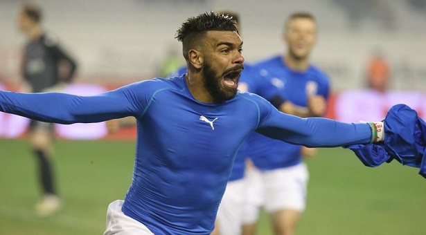 الجزائري هلال سوداني يوقع لأحد أعرق الأندية اليونانية
