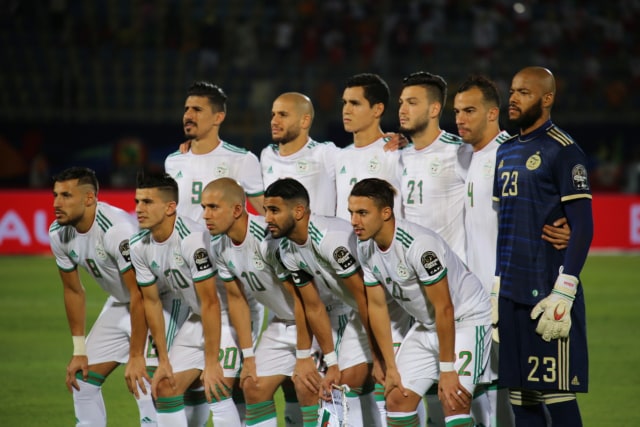 تنزيل مكثف لجماهير الجزائر بمصر مقابل ترحيل آخرين
