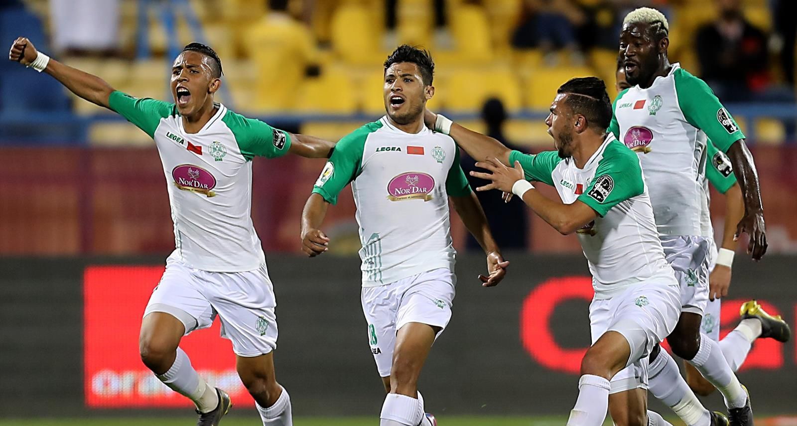 الحافيظي يعود إلى أرض الوطن وينفي شائعات رحيله عن الرجاء