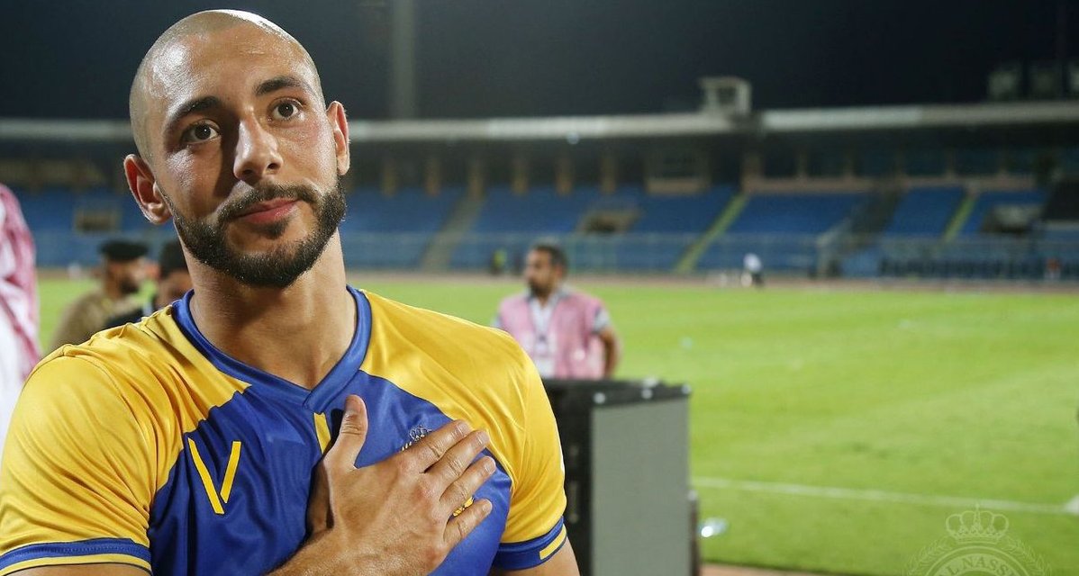أمرابط يرُد على الشائعات:" أتشرّف باللعب للنصر بدون مقابل و لا نحتاج بعد الله إلا لدعمِكم"
