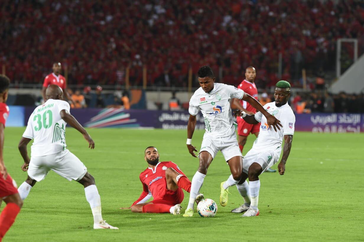 التعادل الإيجابي يحسم لقاء "الديربي" بين الرجاء و الوداد بهدف لمثله