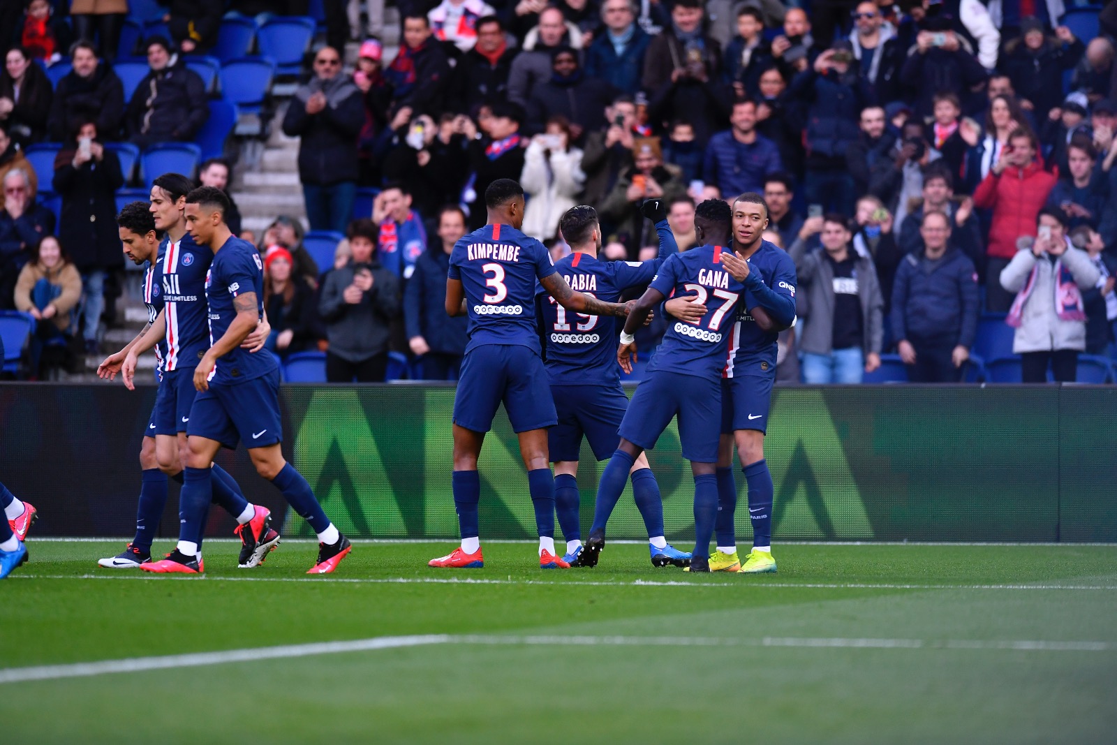 باريس سان جيرمان يحلق في صدارة الدوري الفرنسي بعد سحق ديجون