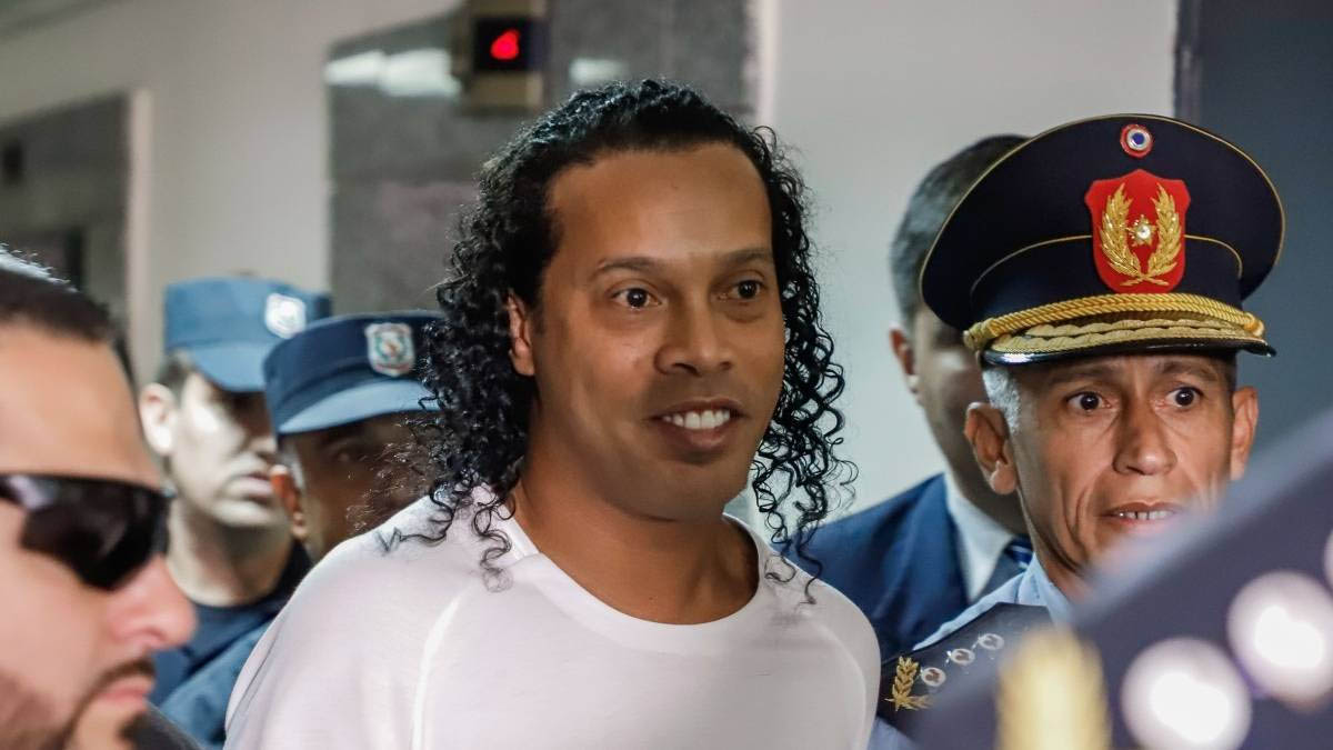 بعد احتجازه 5 أشهر في باراغواي أنباء سارة عن رونالدينيو