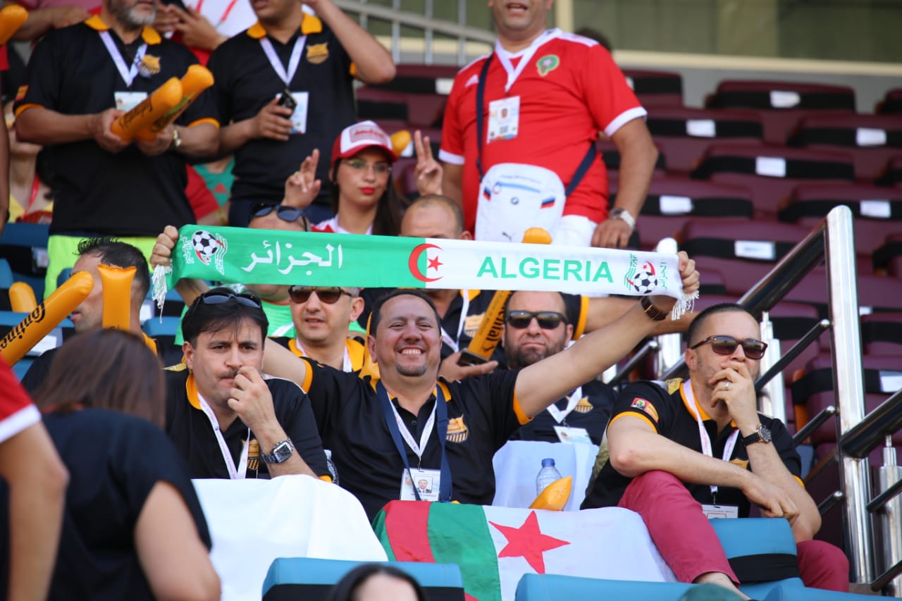 جماهير الجزائر تحط الرحال بمصر قبل دور 16