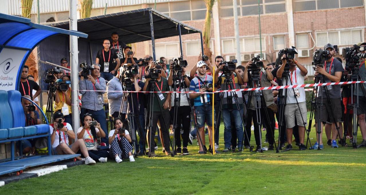 الصحافيون المغاربة يعانون قبل مباراة المغرب والبنين