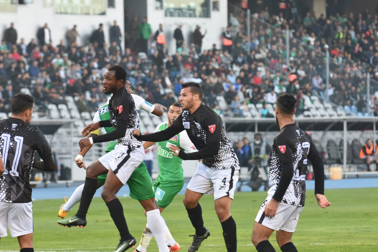 الجيش الملكي يخطف ظهير الرجاء الرياضي
